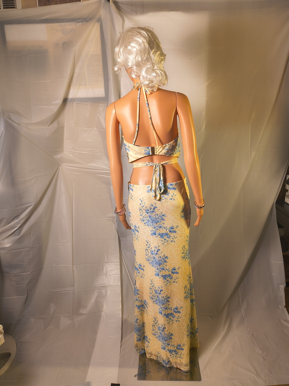 Windsor Chasing Sunlight Floral Cutout Maxi Dress Yellow Size L NWT - Picture 2 of 15